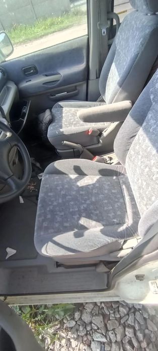 Części Nissan Serena