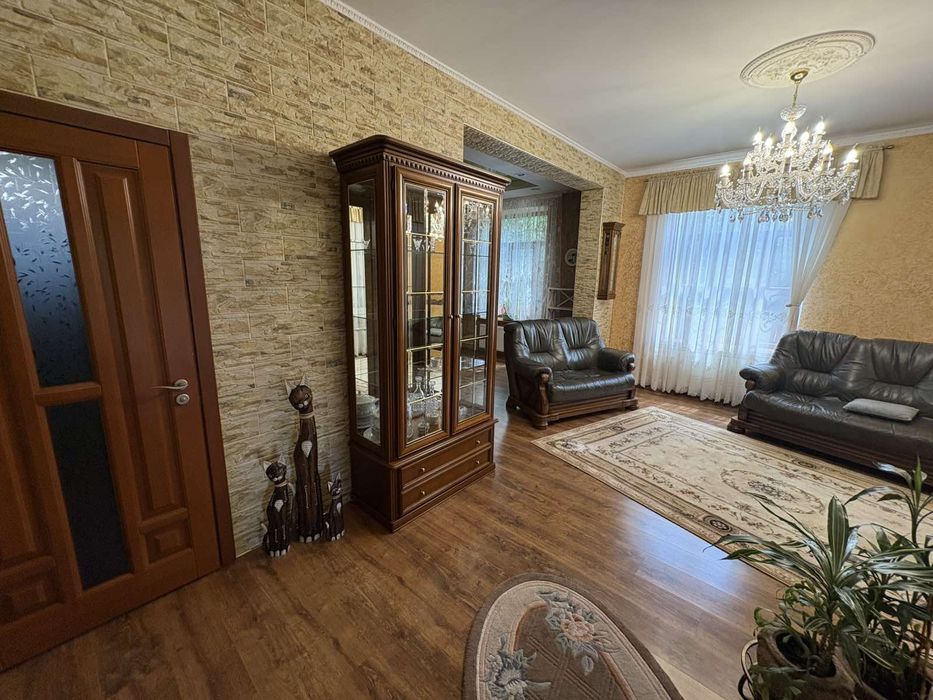 Окремий будинок район Епіцентру