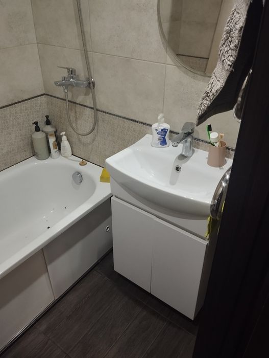 ЗДАЄТЬСЯ ВПЕРШЕ 3-х квартира, на Троещиніі для Сім'ї, є газ.