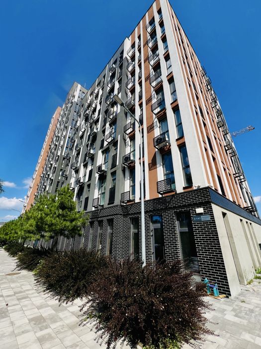 2- кімнатна в ЖК «Atria City Teremky» з великими панорамними вікнами