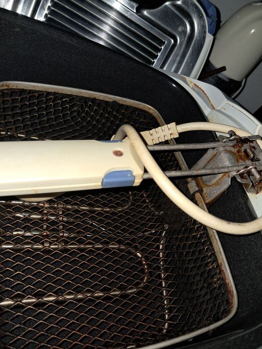 Fritadeira eléctrica a óleo