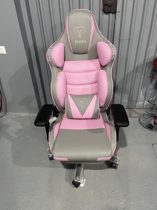 Офісне  крісло  для дівчат