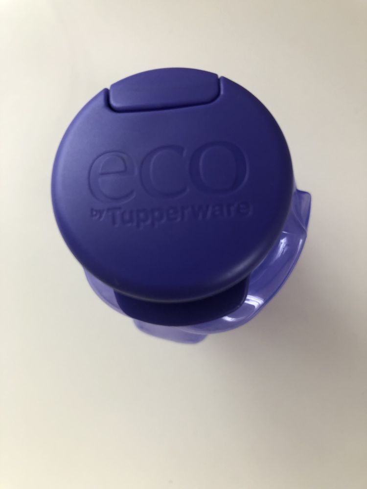 Tupperware еко-пляшка з клапаном.