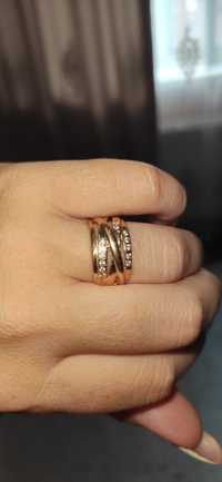 Очень красивое золотое кольцо!