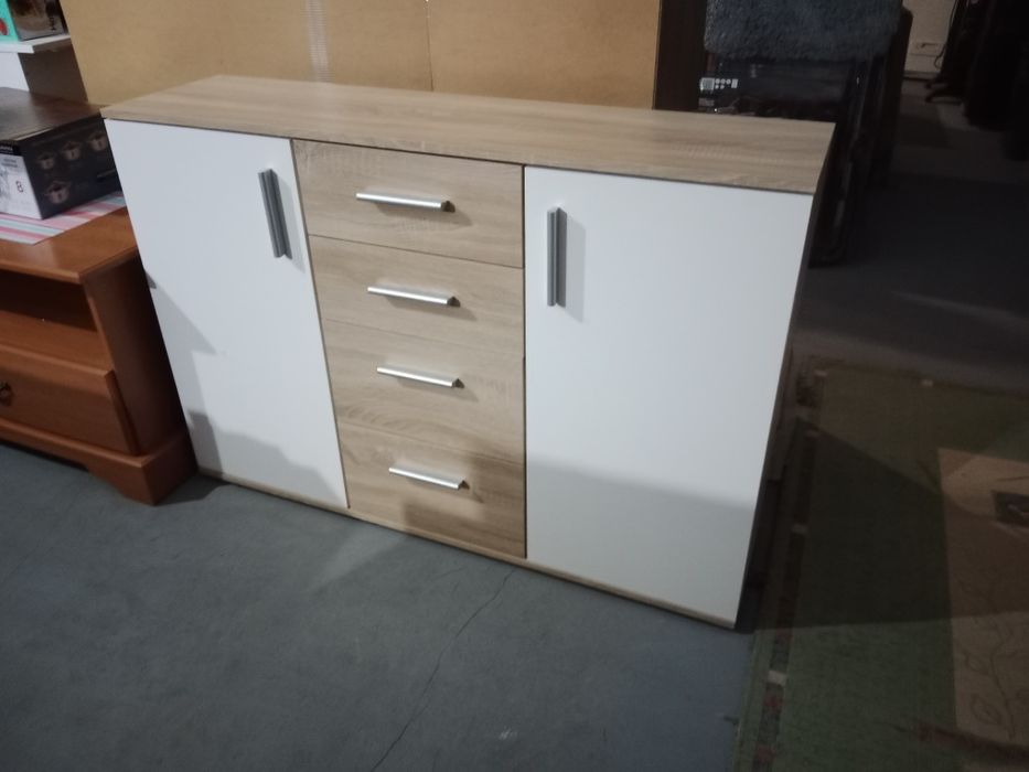 Komoda w kolorze dąb stan idealny !!!