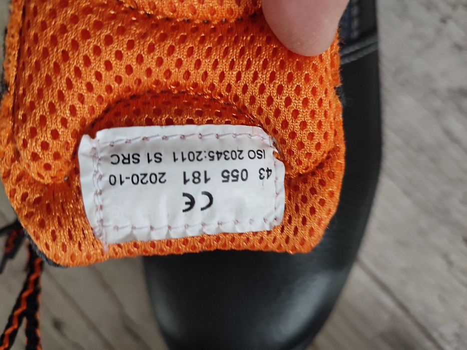 Buty robocze wysokie rozm. 43