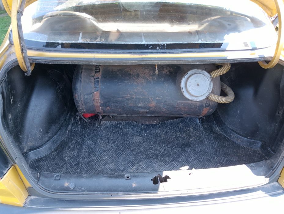 Продам сенс 1.3 в хорошому стані