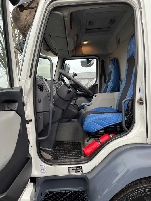 Wynajem  VOLVO FL250 izoterma z windą * Dzierżawa Volvo solówka