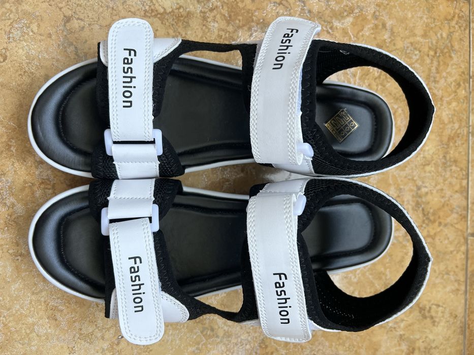 Сандалі. Босоніжки нові.