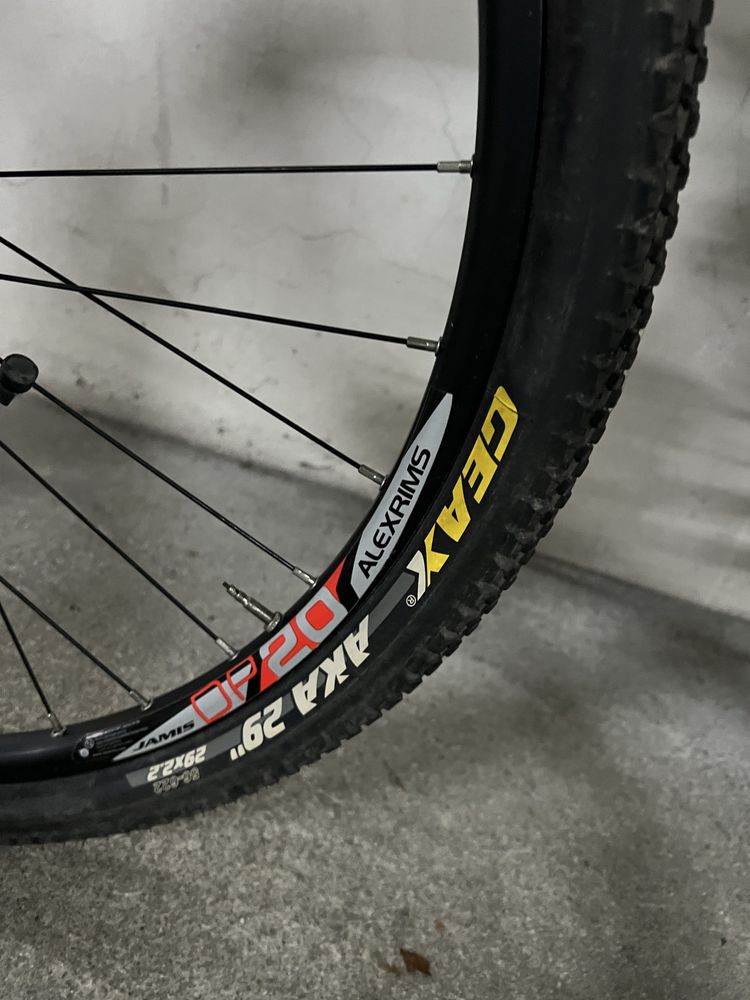 Vendo bicicleta JAMIS BTT - Rigorosamente nova.