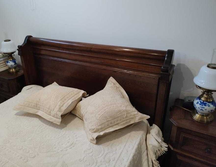 Mobília de quarto casal completa em castanho