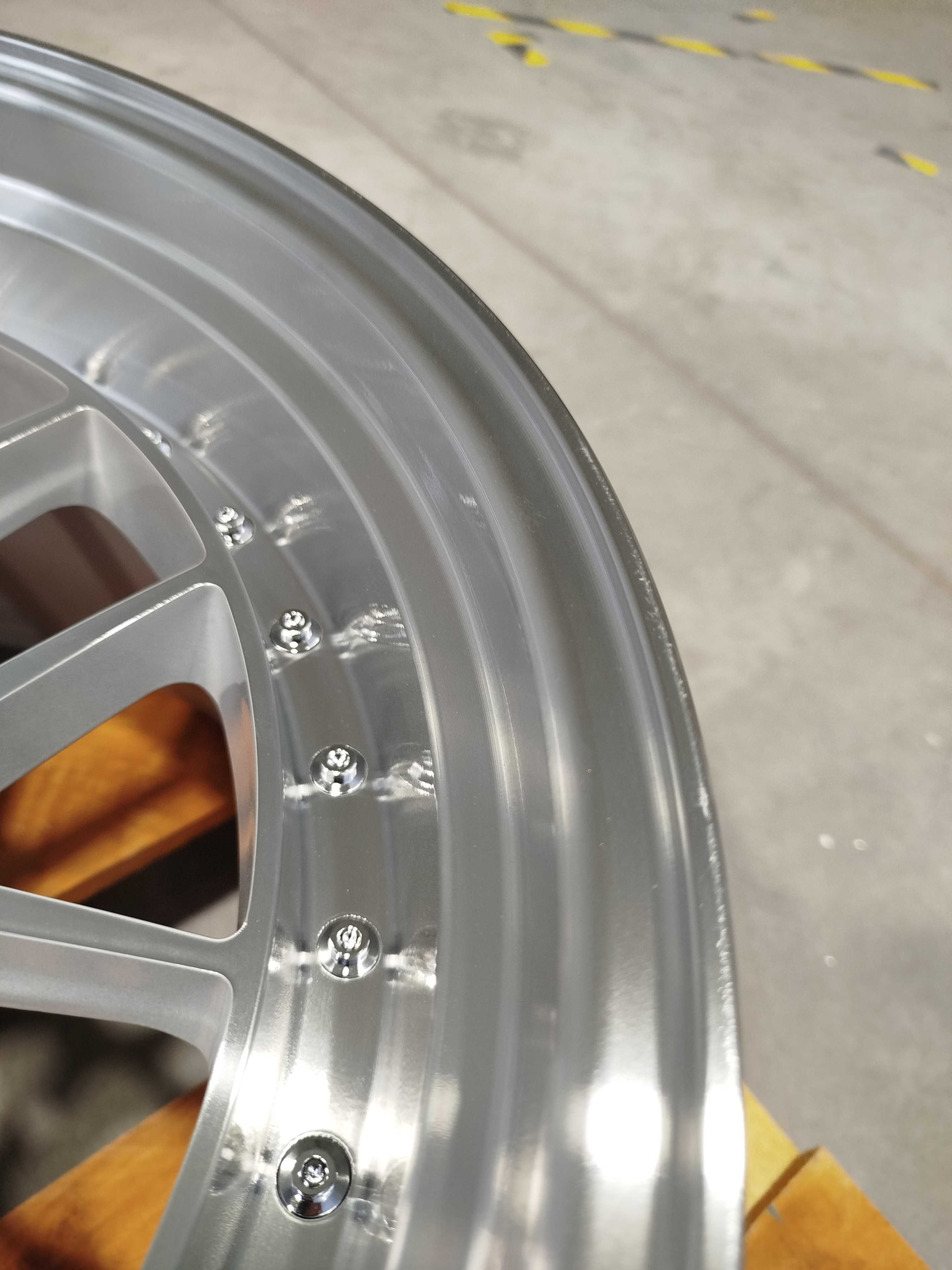 OUTLET! Felgi Japan Racing JR40 19x9,5 ET28 + 19x11 ET22 5x112 Silver