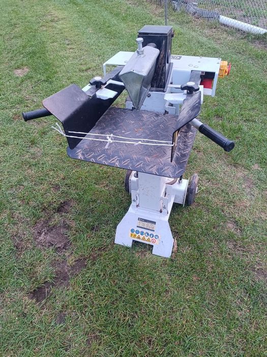 Łuparka do drewna pionowa