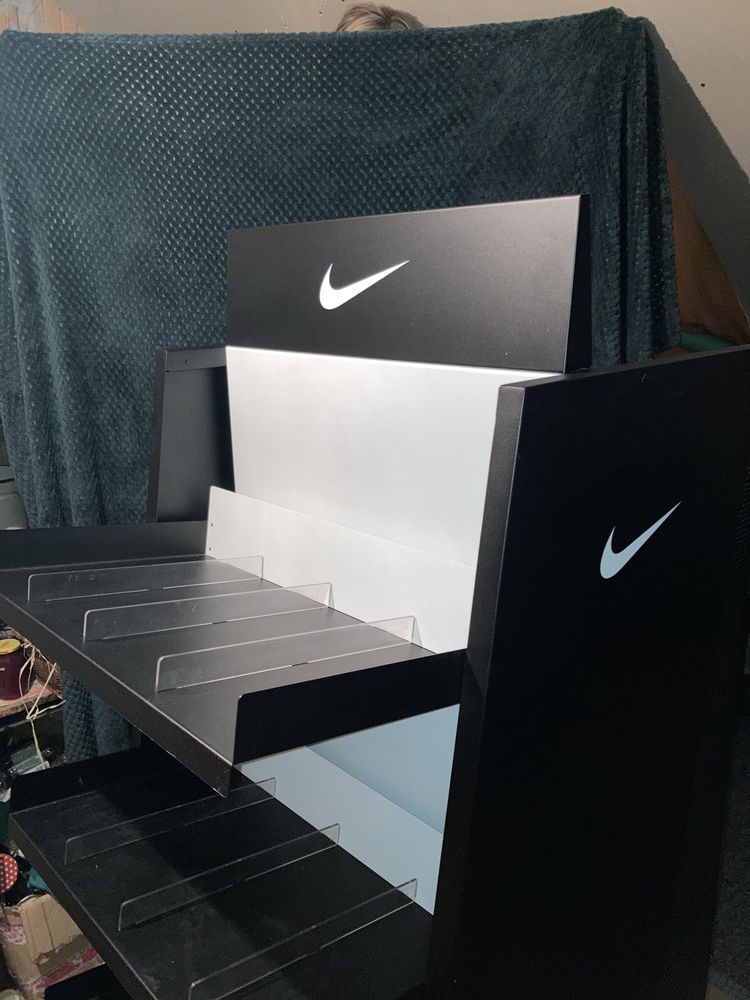 Regł Nike metalowy