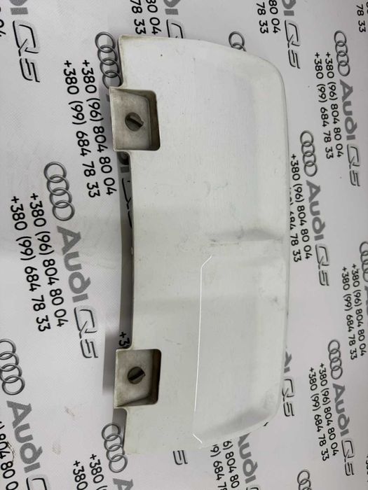 Заглушка фаркопа губи заднього бампера Audi Ауди Кью 5 Q5 8R 2008-2019