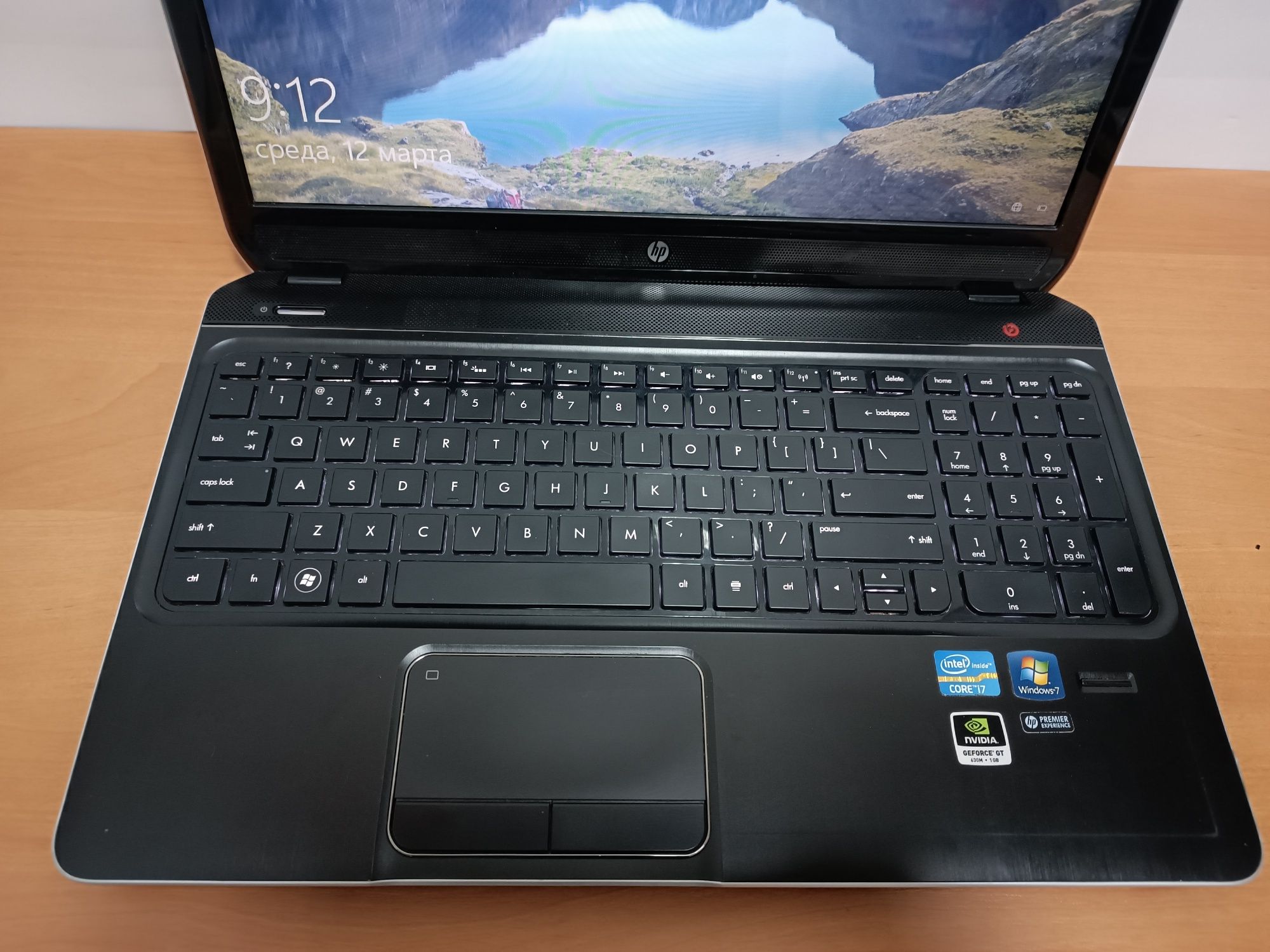 Ноутбук HP i7 8 по 3.3Ghz 8GB SSD 256GB Geforce GT630m Подсветка Beats
