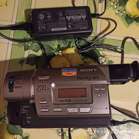 Продам видеокамеру sony CCD-TR317E