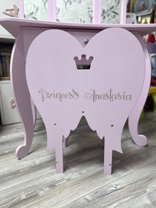 Макіяжне трюмо-столик для дівчинки