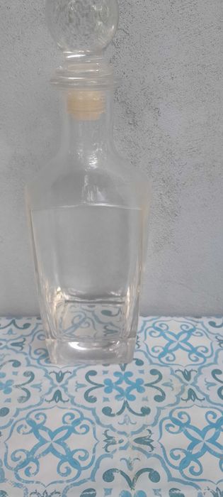 Karafka szklana na whiskey, koniak, nalewkę