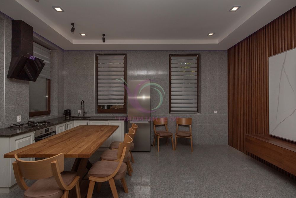 Здається в оренду будинок на 3 поверхи по вул. Достоєвського