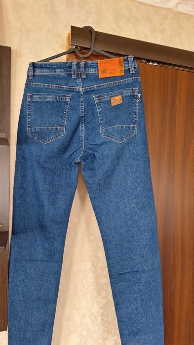 Нові джинси з біркою мом