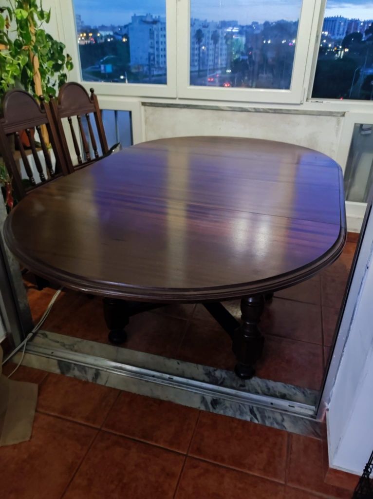 Mesa de jantar extensível com 6 cadeiras