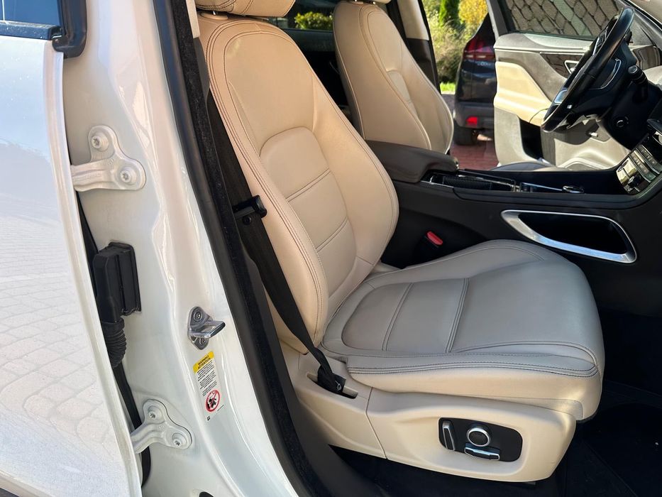 Jaguar F-Pace 30T 300km PRESTIGE