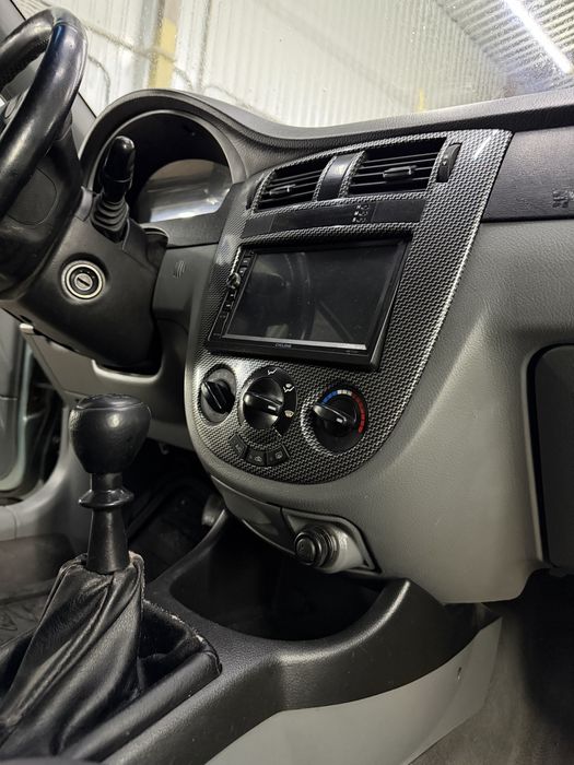 Chevrolet Lacetti 1.8 с газом Максимальная комплектация