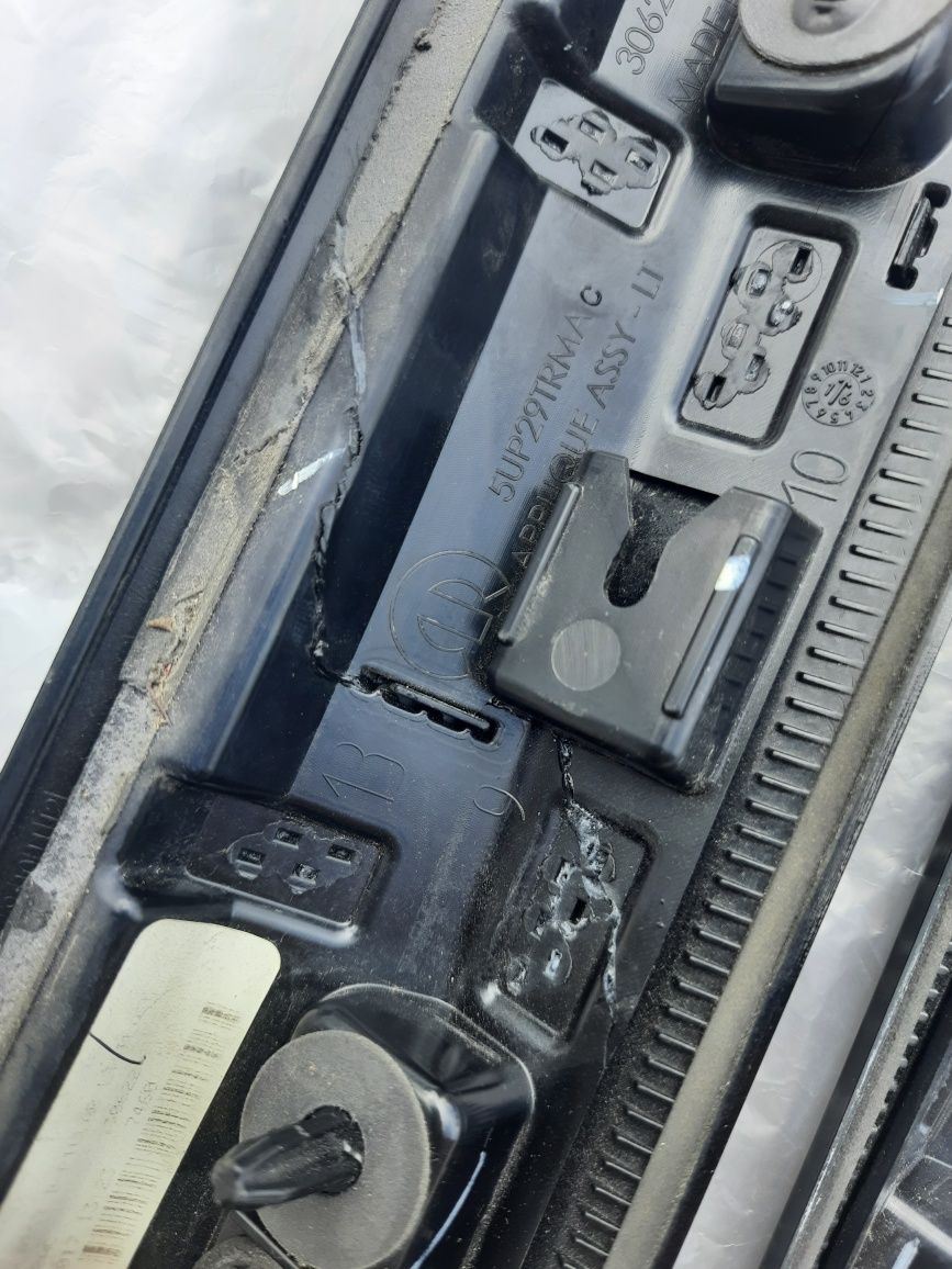 Накладки двери багажника Jeep Compass 2