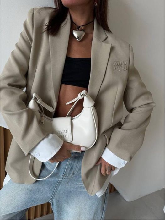 Трендовий піджак у стилі Miu miu