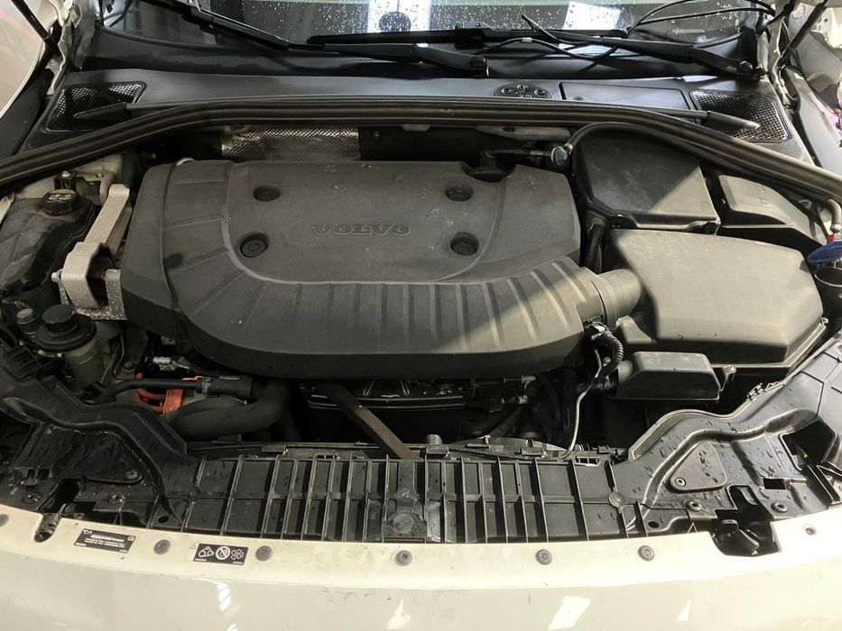 Salvado  Volvo V60 I D6 Hybrid AWD | 2017 | 163.614 Km