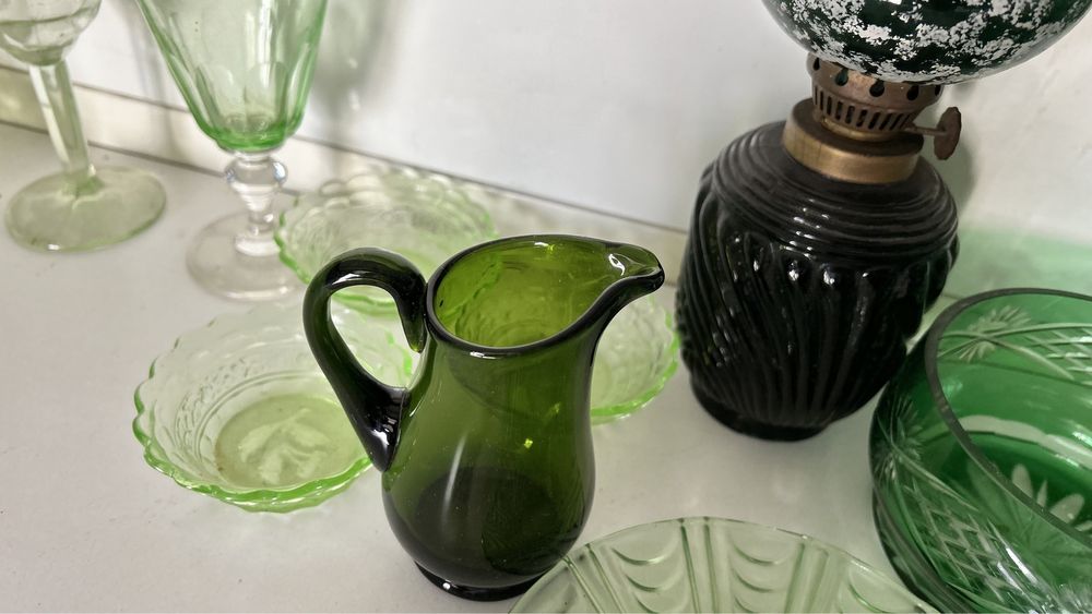 zielone szklo stare prl przedwojenne antyk szklanka miska talerz wazon