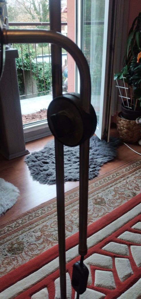 Sprzedam stojącą lampę z PRLU