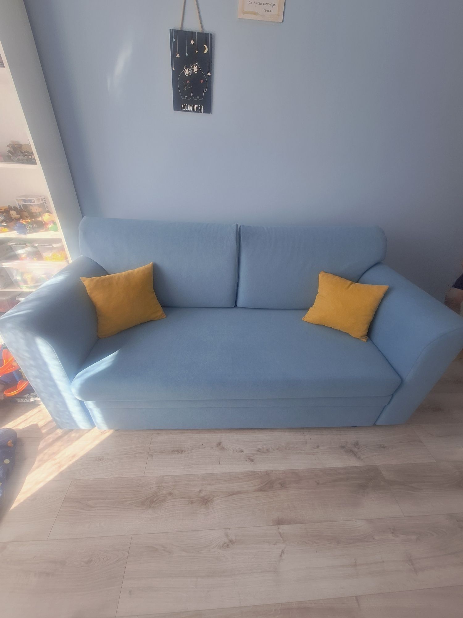 Super sofa rozkładana z funkcją spania i pojemnikiem na pościel!