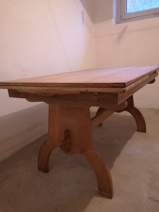 Stół dębowy duży.