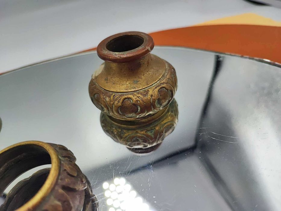 Przedwojenna mosiężna część do żyrandol kinkietu środek,kielich,cena 1