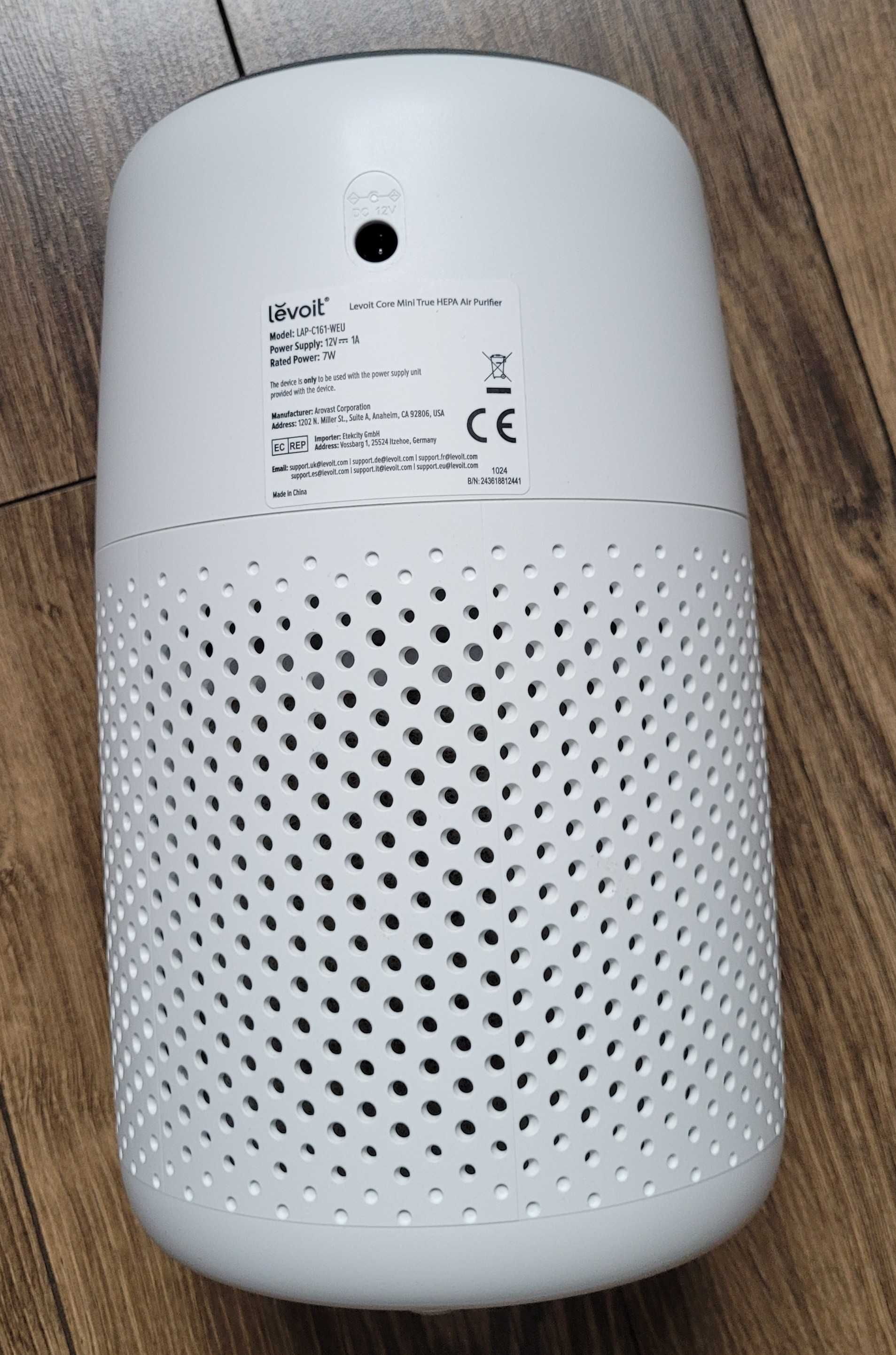 mały oczyszczacz powietrza Levoit LAP-C161 Core Mini HEPA biały działa