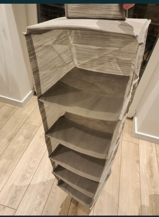 Półka wisząca do  szafy