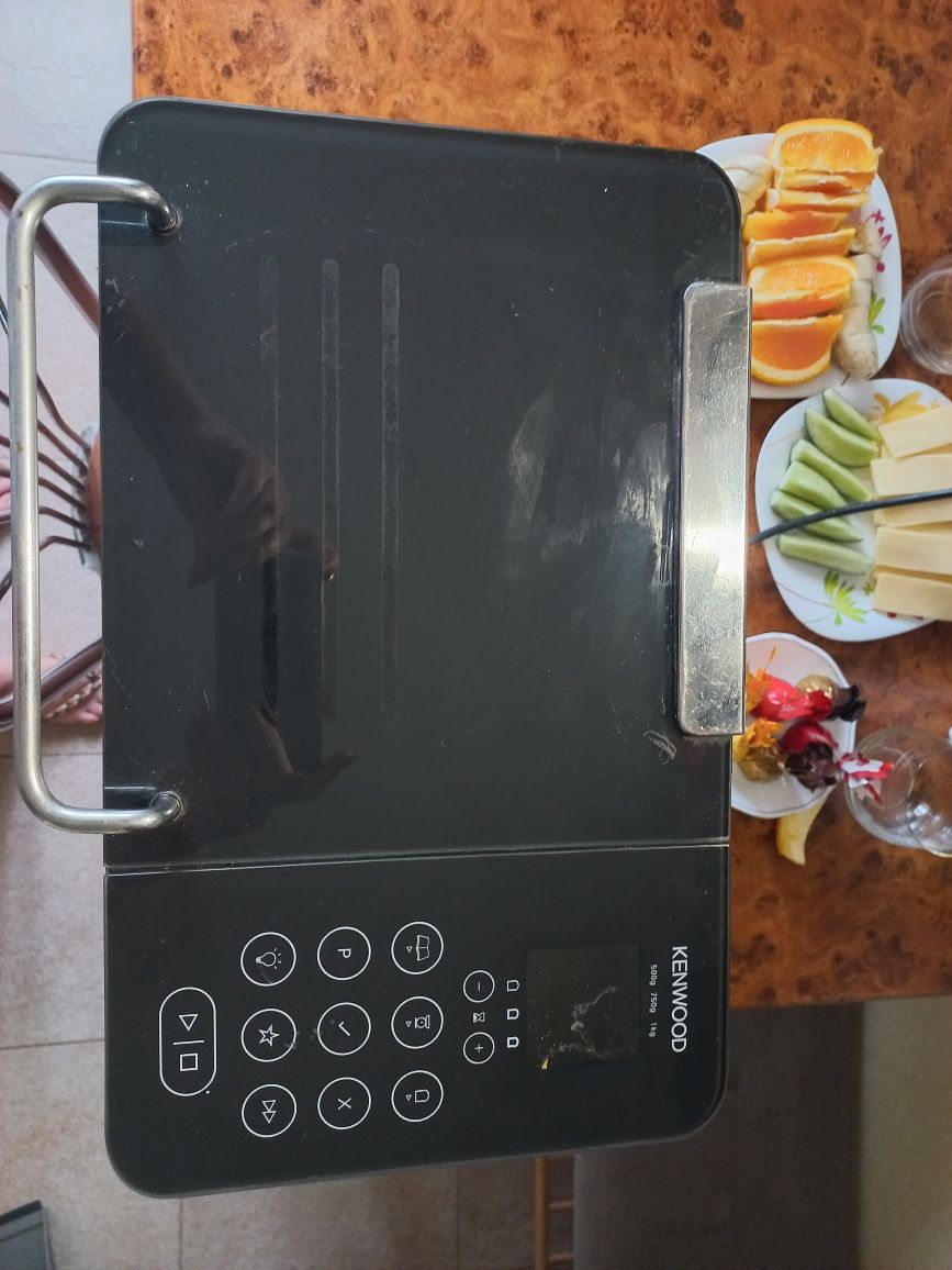 Продам хлебопечку Kenwood (япония)  б.у