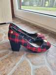 Buty na obcasie czerwono czarne w kratkę ładne