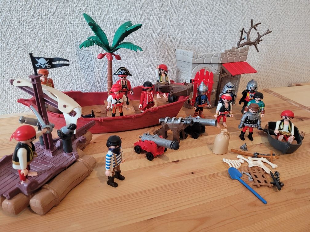 Playmobil rycerze piraci policja statek