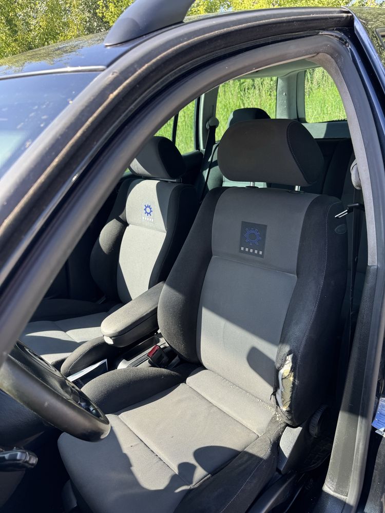Sprzedm Golf kombi 4 1.9TDI sprawna klima