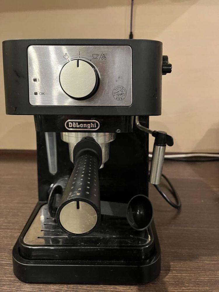 Продам кофемашинку  DeLonghi