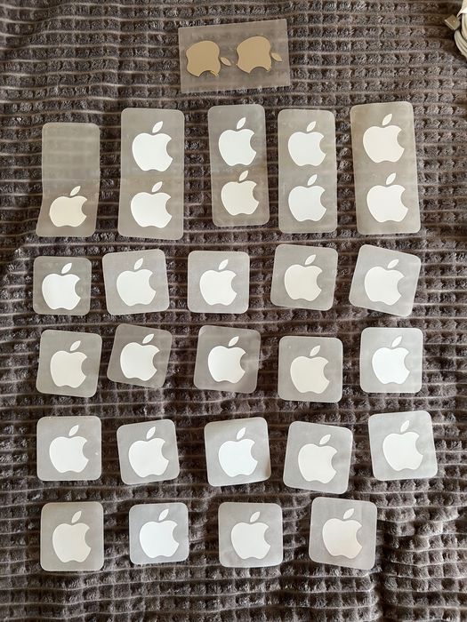 Дроти та блок живлення до техніки Apple