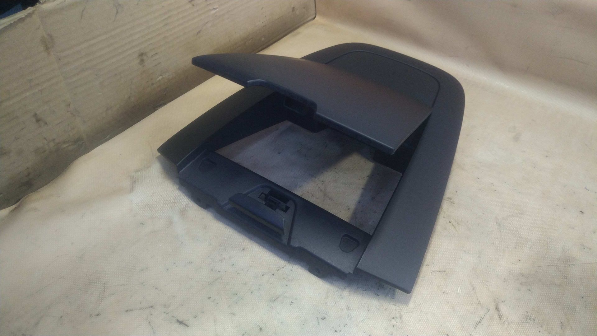) S-Max Mk2 schowek EU