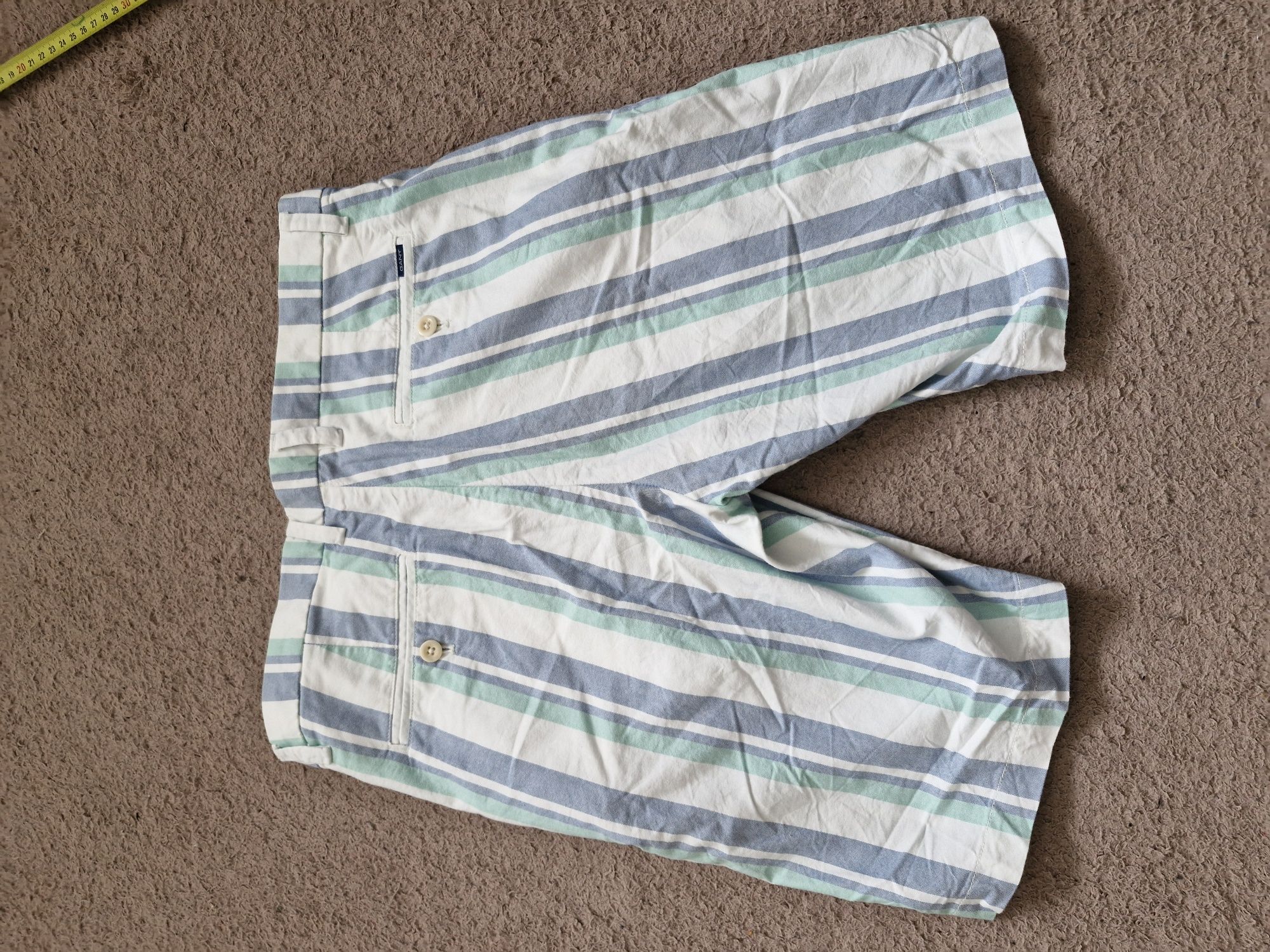 Nowe białe letnie spodenki Gant, rozm. S/M