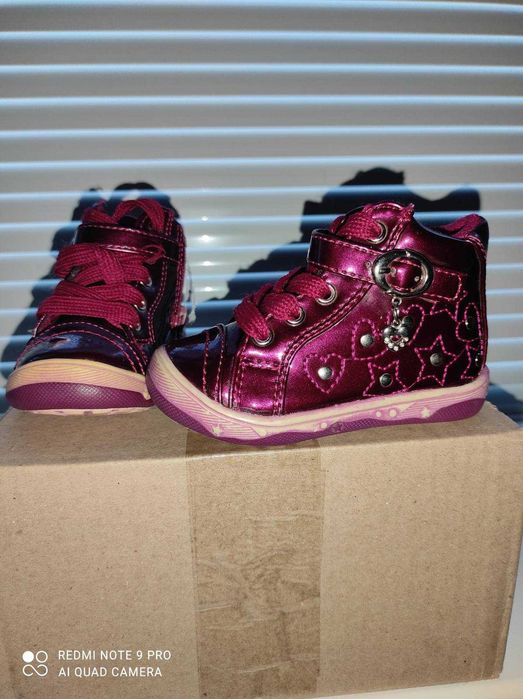 Розпродаж! Дитячі демісезонні черевики (розмір 20 - устілка 12 см)