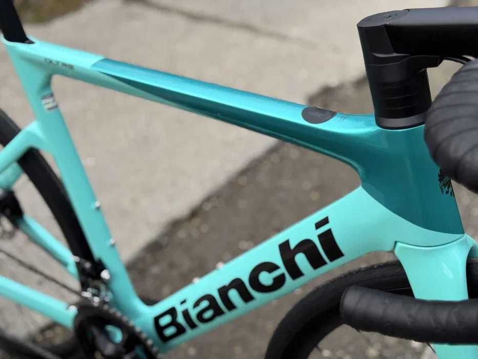 Rower szosowy Bianchi Oltre Race, Shimano 105 Di2, rozmiar 57, 59