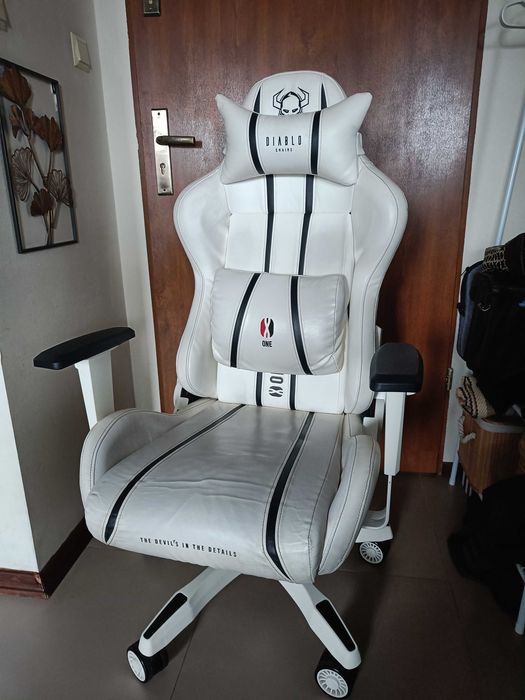 Diablo Chairs X-One 2.0 Normal Size (biało-czarny)