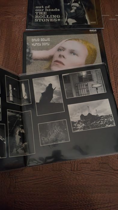 Pink Floyd 
Rolling Stones 
David Bowie 

 Capas e discos muito bom es